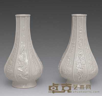 民国 白釉雕花八方瓶（一对） 高25cm